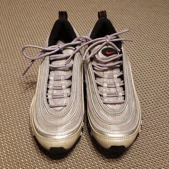 Silver and Black Size 4.5 Nike Air Max Sneakers For Girls - Picture 2 of 8